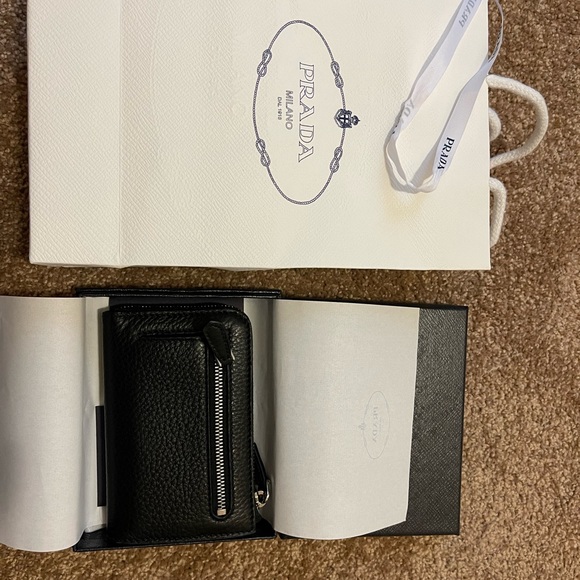 Prada key pouch - Picture 6 of 9